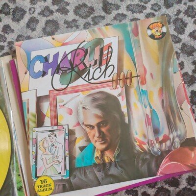 Charlie Rich - Lonely Weekends (LP, Comp) (Near Mint (NM or M-)) - 3911862400