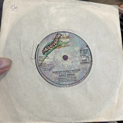 CARLY SIMON - Nobody Does It Better 7” Vinyl Record VG+