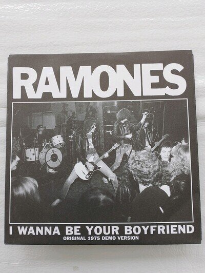 RAMONES NM 7 IN " I WANNA BE YOUR BOYFRIEND " bw " JUDY IS A PUNK ROCKER "