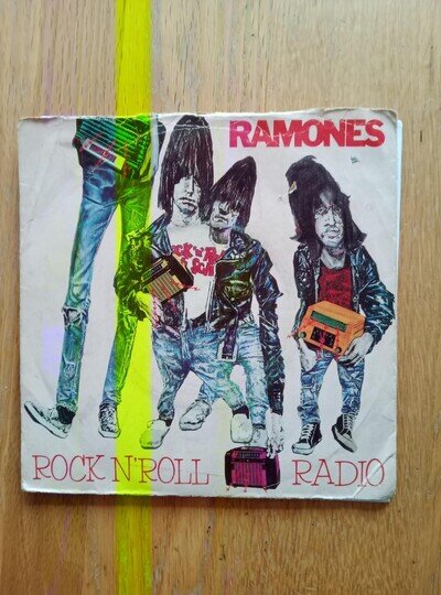 RAMONES - Rock N Roll Radio 7" Vinyl 1980 - - PUNK VG Minus