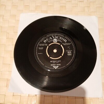 Bobby Bare. Detroit City... RCA Victor 1963.. VG (4)