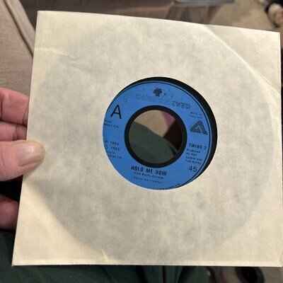 THOMPSON TWINS - Hold Me Now 7” Vinyl Record VG+