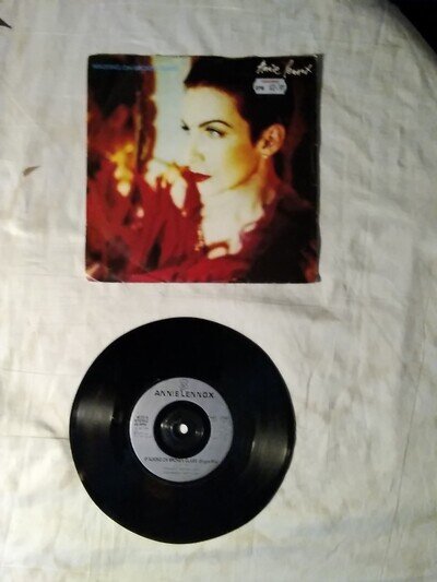 ANNIE LENNOX WALKING ON BROKEN GLASS 7 INCH VINYL SINGLE RCA 74321 PICTURE SLEEV