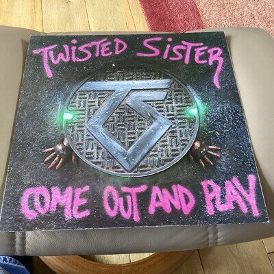 TWISTED SISTER - Come Out and Play vinyl LP (1985)