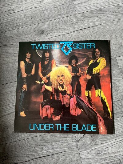 Twisted Sister Under The Blade Vinyl Record NM/NM/NM SECX9 1982