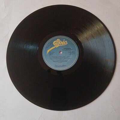 The Jacksons 'Triumph' 12" Vinyl Album. Very Good Condition