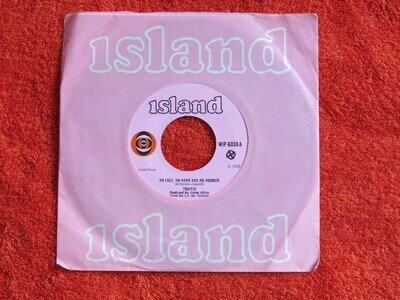 Traffic – No Face, No Name And No Number, Island Records, NM