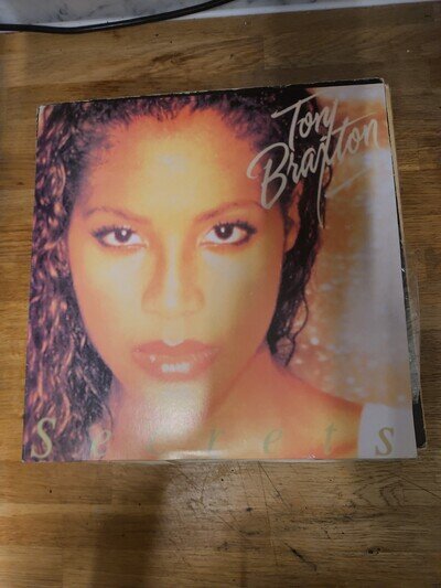 TONI BRAXTON. SECRETS (1996) 1ST JAMAICAN PRESS VINYL. VG+ CONDITION