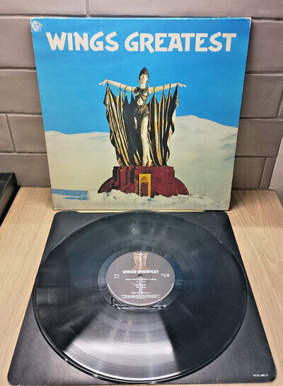 Vinyl LP Wings – Wings Greatest NM/VG+ with Poster 1978 compilation