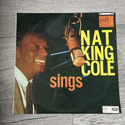 NAT KING COLE “NAT KING COLE SINGS” - VINYL ALBUM (MFP/EMI/1960) NM/NM/NM (B4)