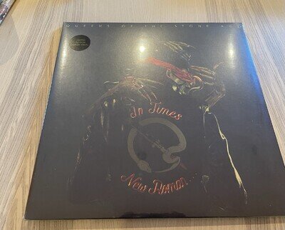 Queens of the Stone Age - In Times New Roman [GREEN VINYL]
