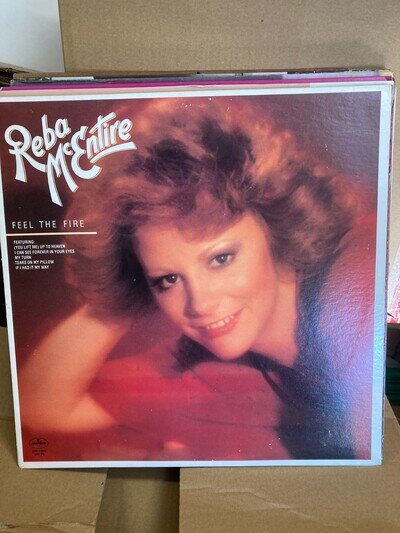 REBA McENTIRE FEEL THE FIRE, VINYL LP, SRM15029, VG