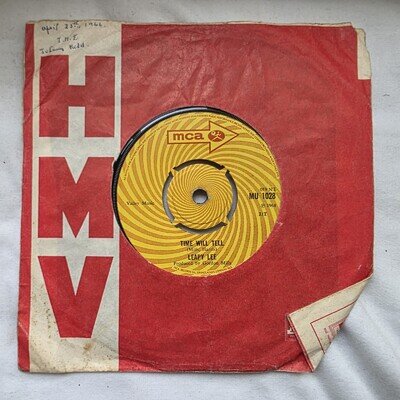 LEAPY LEE TIME WILL TELL + LITTLE ARROWS (42) 7" Single . Sleeve HMV RECORDS