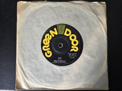 1972 Soul Syndicate - Riot / Smoke Without Fire (Green Door GD 4021) 7" Single