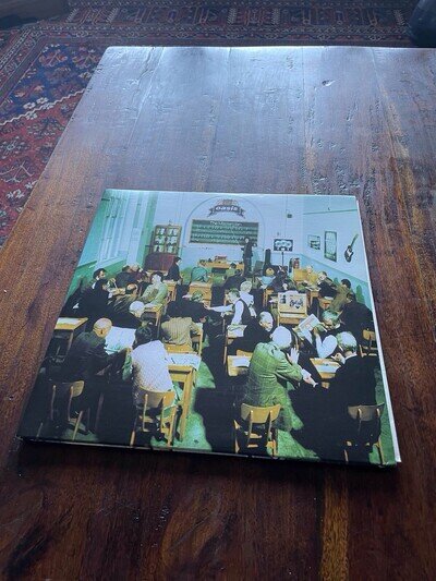 Oasis The Masterplan Vinyl Album Helter Skelter 2LP Gatefold Sleeve