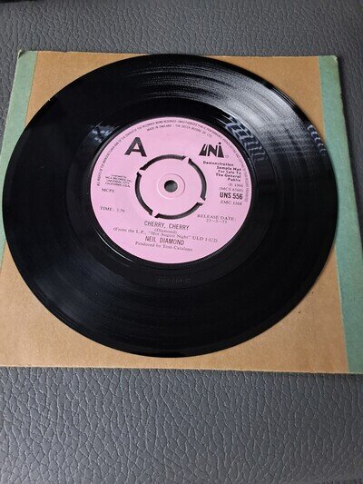 Neil Diamond Cherry Cherry 7"vinyl Played Excellent Demo Copy 1966 Uni Records
