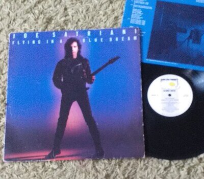 JOE SATRIANI - flying in a blue dream.. vinyl Lp 1989.. food for thought