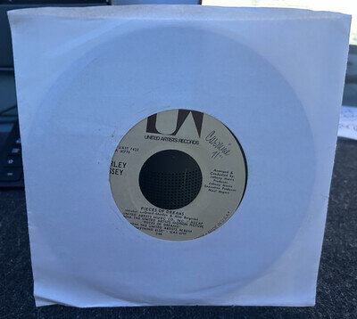 Shirley Bassey Pieces Of Dreams 7" Vinyl USA Copy Very Good Condition Free Post