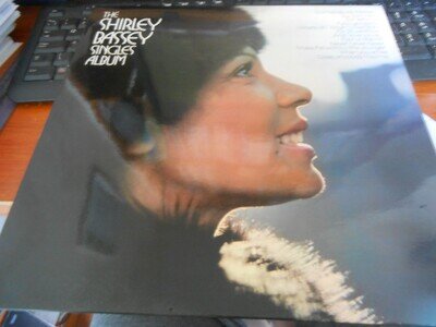 Shirley Bassey - "The Shirley Bassey Singles Album" - UNITED ARTISTS LP