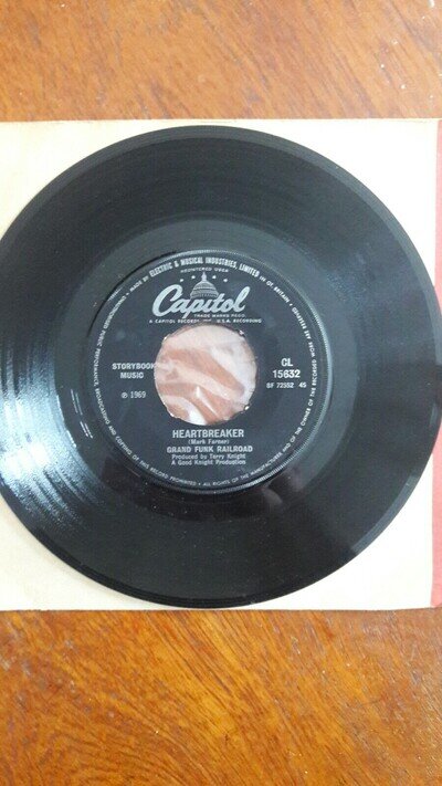 Grand Funk Railroad ‎– Heartbreaker 7 Inch Vinyl Rare Capitol ‎– CL 15632