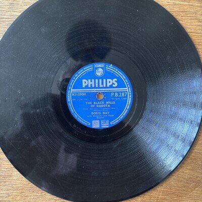 DORIS DAY 78 RPM THE BLACK HILLS OF DAKOTA / JUST BLEW IN FROM THE WINDY CITY