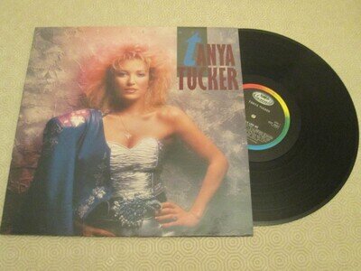 TANYA TUCKER - GIRLS LIKE ME - ORIGINAL CAPITOL LABEL - EXCELLENT CONDITION