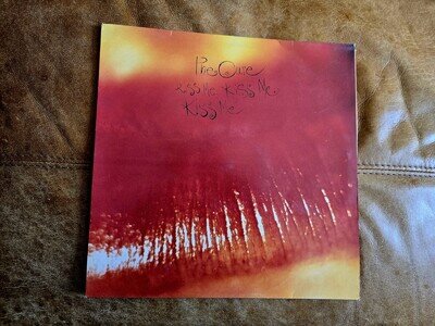 The Cure Kiss Me Kiss Me Kiss Me 2xLP Vinyl Record (1987). Mint/VG. Fiction