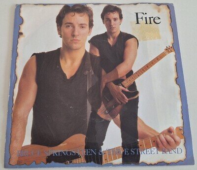 BRUCE SPRINGSTEEN - FIRE ( LIVE) VINYL 45. PLAYS EXCELLENT. USA ISSUE.