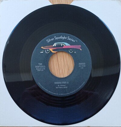 The Ventures-Hawii Five-0/Walk Don’tRun, 1963 7"Vinyl45 Surf Rock Northern soul
