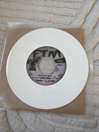 The British Walkers / Duane Eddy – The Girl Can’t Help It / Snatch The Gun White