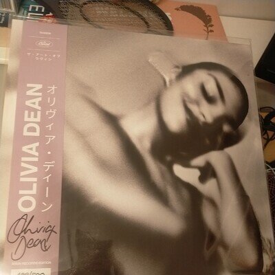 Olivia Dean Art Of Loving Lilac Color Vinyl LP Signed/Autograph Obi Numbered/500