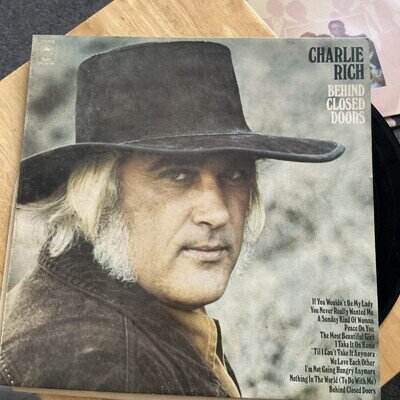 Charlie Rich Behind Closed Doors Epic EPC 65716 UK 1973 EX/VG+ Condition