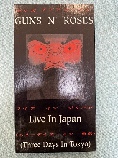 GUNS N' ROSES LIVE IN JAPAN (Three Days In Tokyo) 3 CD SET COMPLETE POSTER BOOK