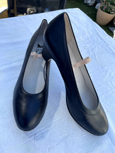 Flamenco (studded) leather dance (tap) shoes - sizes 44.5