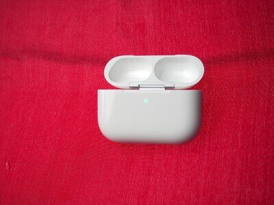 Genuine Apple Airpods Pro 3 (A3122) Wireless Charging Case & Working (New Model)