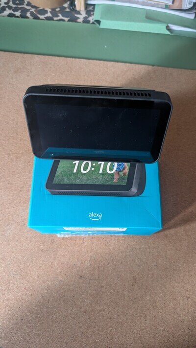 Echo Show 5 Second Gen In Black Boxed Original Plug
