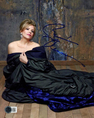 RENEE FLEMING SIGNED AUTOGRAPHED 8x10 PHOTO OPERA SOPRANO LEGEND BECKETT BAS