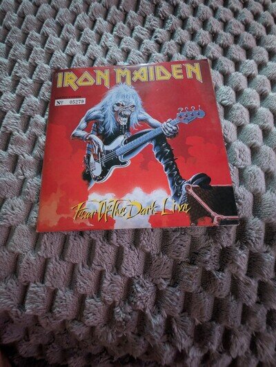 Iron Maiden 1993 Limited Edition 7" Vinyl double miss print poster bag record.