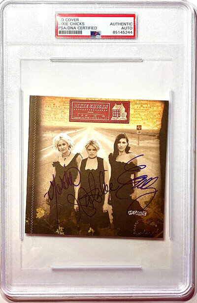 DIXIE CHICKS HAND SIGNED AUTOGRAPHS CHICKS CD BOOKLET PSA/DNA and JSA CERTIFIED