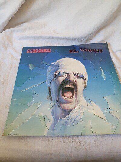Scorpions – Blackout Vinyl Record LP 12" 1982 SHVL 823