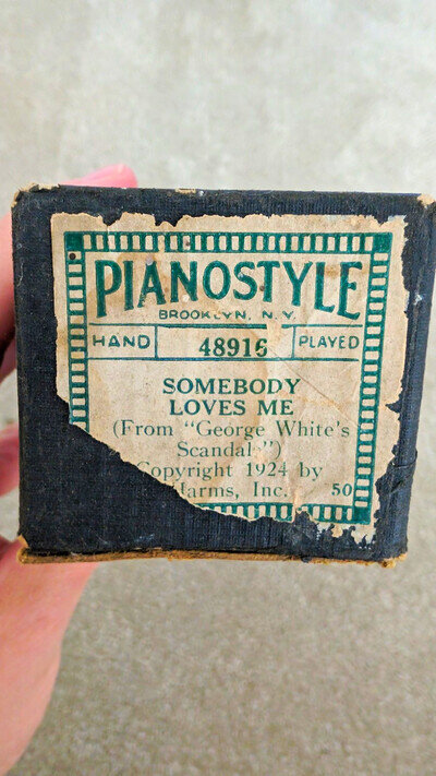 Pianostyle Somebody Loves Me Player Piano Roll Model/MPN 48916 (1924)