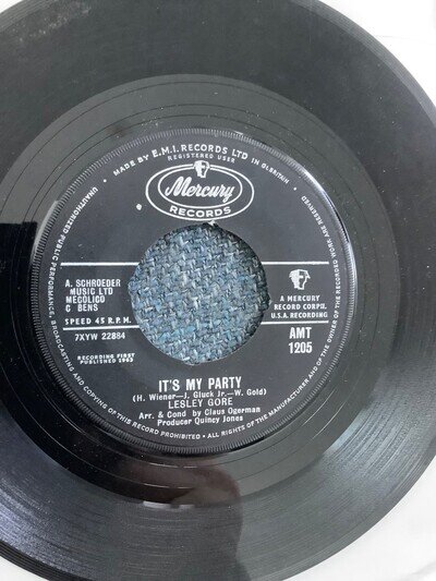 Lesley Gore. It’s my party. . 7” vinyl. 1963. Mercury