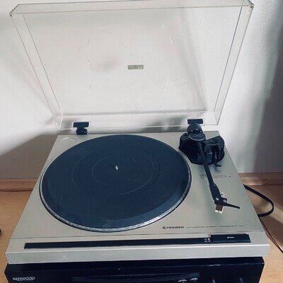 PIONEER PL-120 Belt Drive Auto Return Vintage Classic Turntable. Working