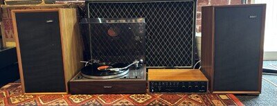 Vintage Hifi System With Turntable, Amplifier And Speakers