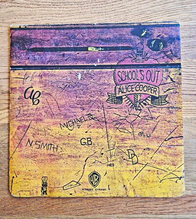 ALICE COOPER School's Out 1973 UK 1st Press LP Gimmick Desk Cover K56007 VG