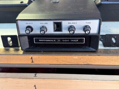 Vintage Motorola 8-Track Player (Chrysler C2ST8) tested inc 5 cassettes see text
