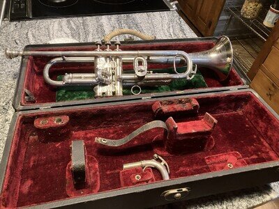 Vintage 1917-18 J W Kent Trumpet & Original case Metropolitan Engraved Brass