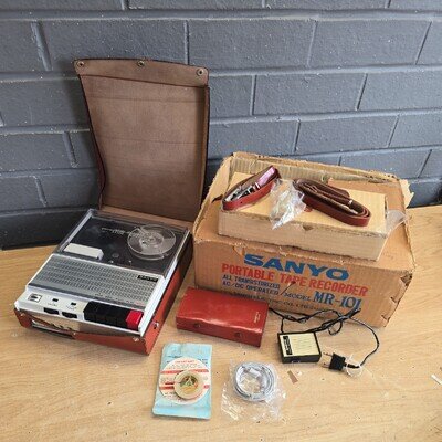 Vintage Sanyo MR-101 Reel Portable Tape Recorder Case & Accessories tested boxed