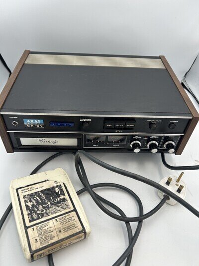 AKAI CR-81, 8-track Cartridge Player + speakers WORKING