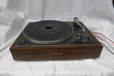 Vintage circa 1970's Pioneer PL-120 Belt Drive Manual Stereo Turntable Working